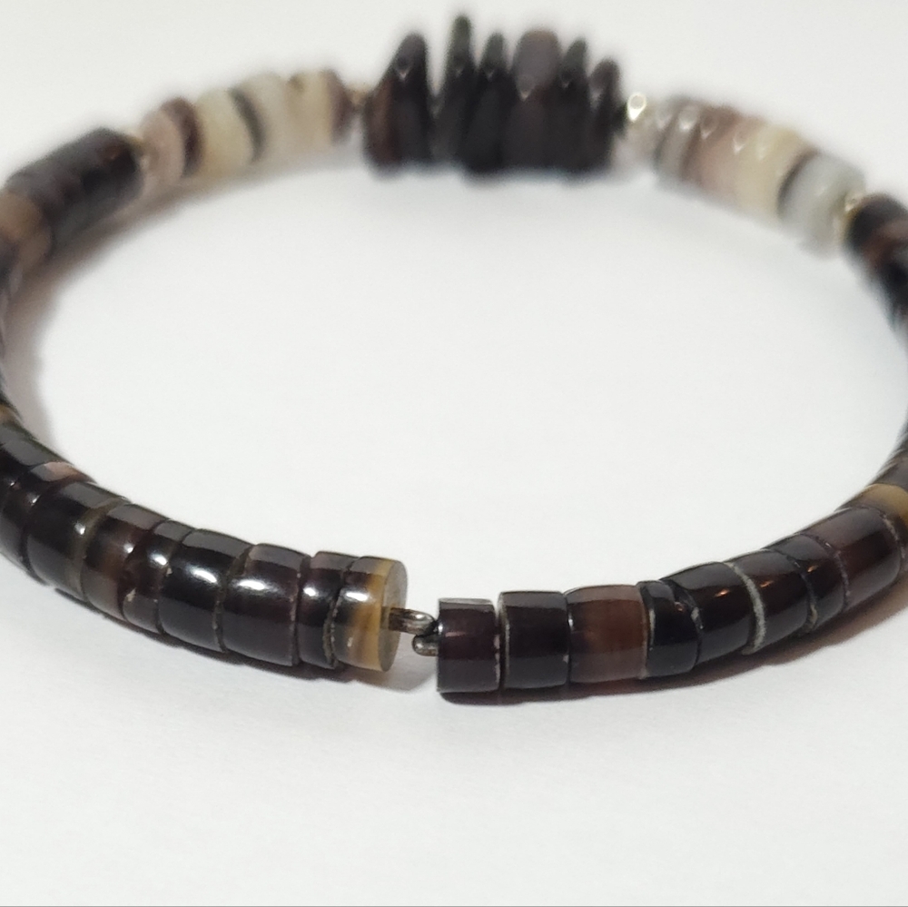 Handmade Pen & Hammer Shell Heishi Bead with Kewa Horn Shell Chip Bracelet - Picture 5 of 15